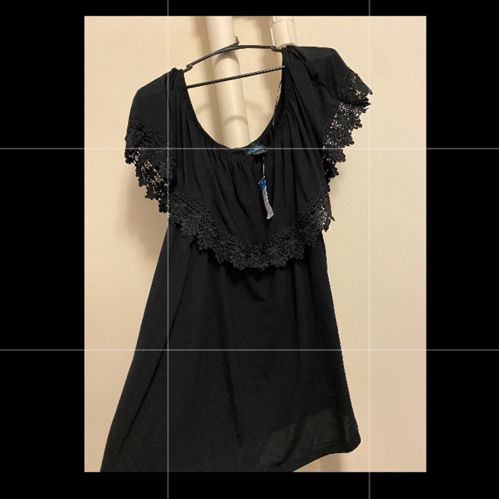 3X Rue21 off the shoulder top